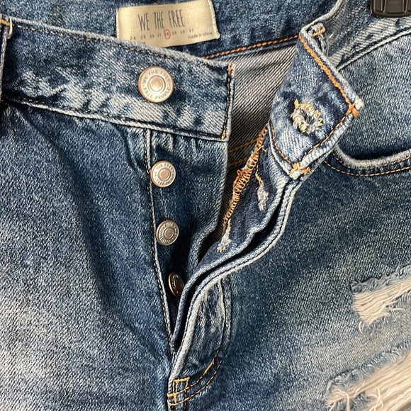 We The Free Distressed Denim Shorts - Picture 3 of 4